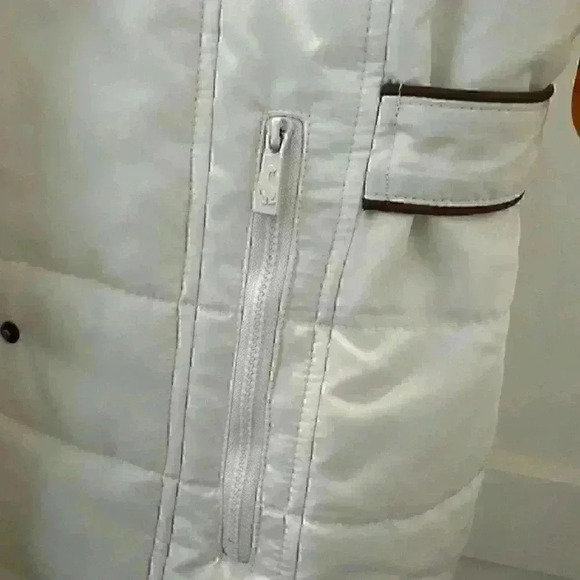 Sporto Women’s Puffer Vest Cream Faux Fur Trim Hooded Drawstring Size Medium NWT - Picture 8 of 13